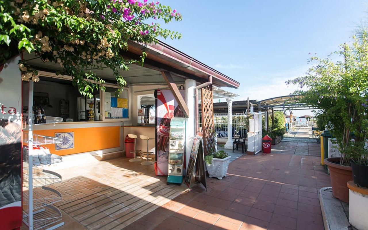 安娜酒店 泰拉奇纳 外观 照片